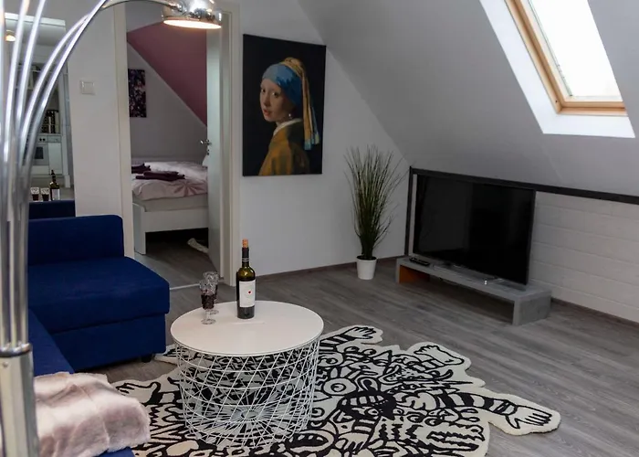 149 Rosa Lägenhet *